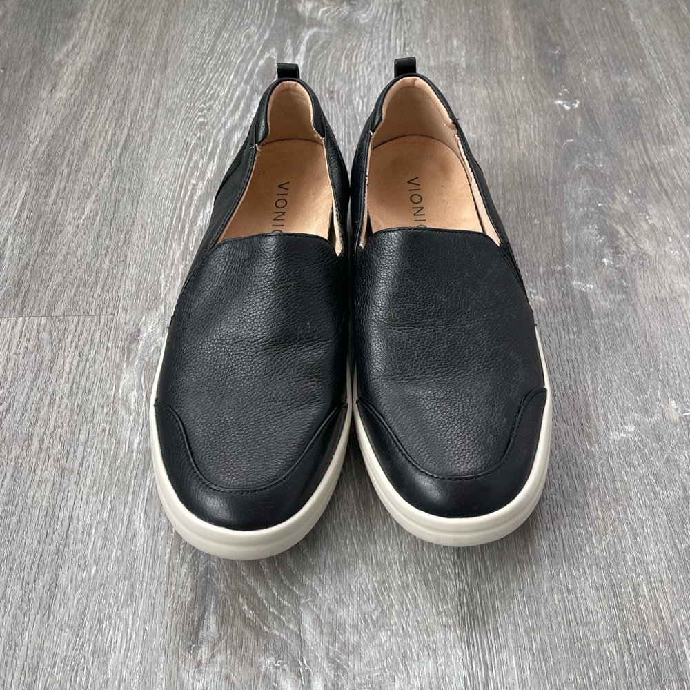 Vionic Penelope Black Leather Slip On Sneakers Size 9